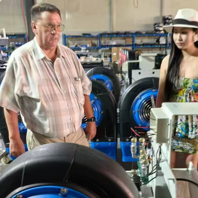 Sistema de reciclagem de água de lavagem de automóveis de alta eficiência de 110L Automático de lavagem de automóveis sem toque Potência de saída de lavagem de automóveis robótica de 1500W