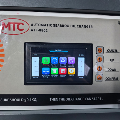 Máquina de troca e limpeza de óleo de transmissão totalmente automática para automóveis